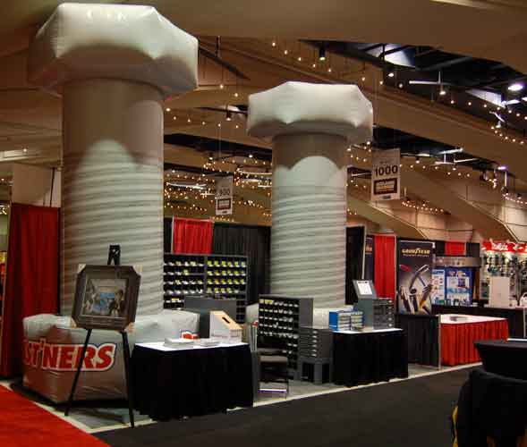 Inflatable replica dumbells