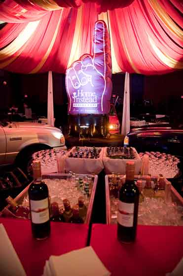 Inflatable replica of Home Instead hand